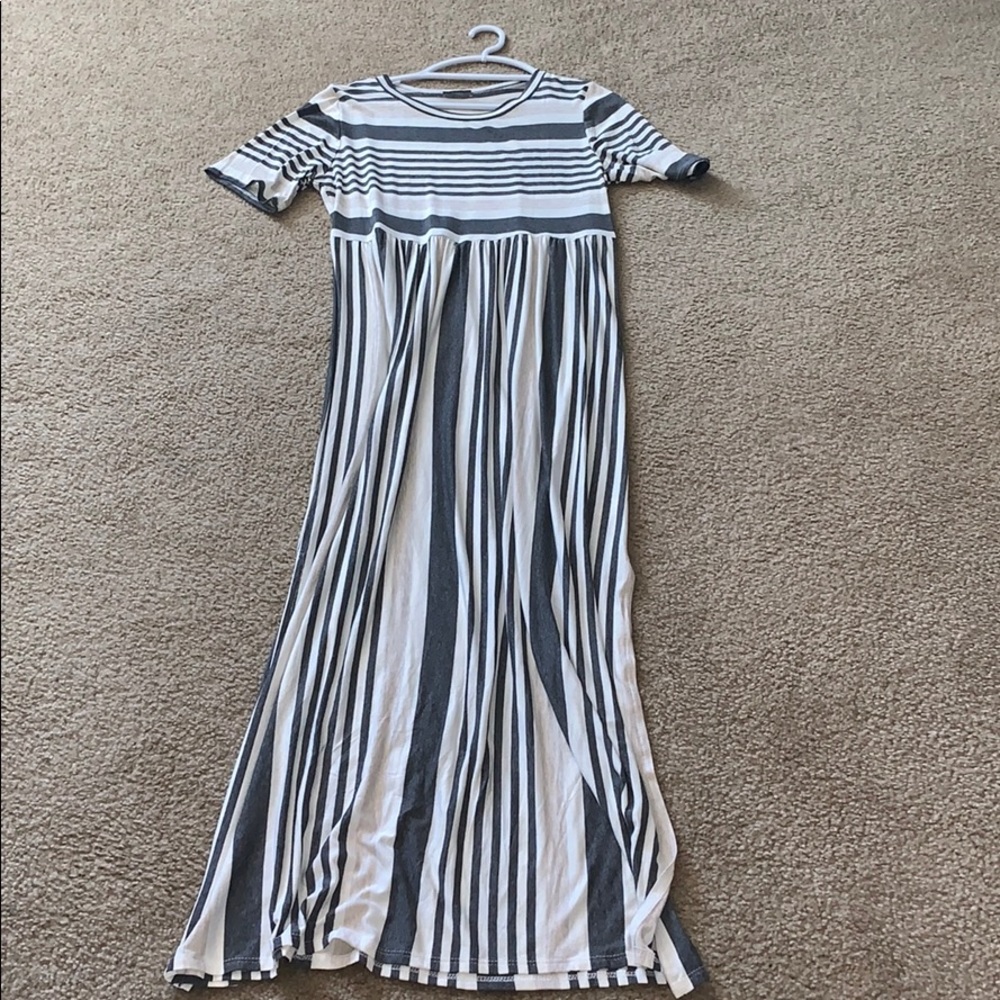 NWOT. Never worn! Cute comfortable dress